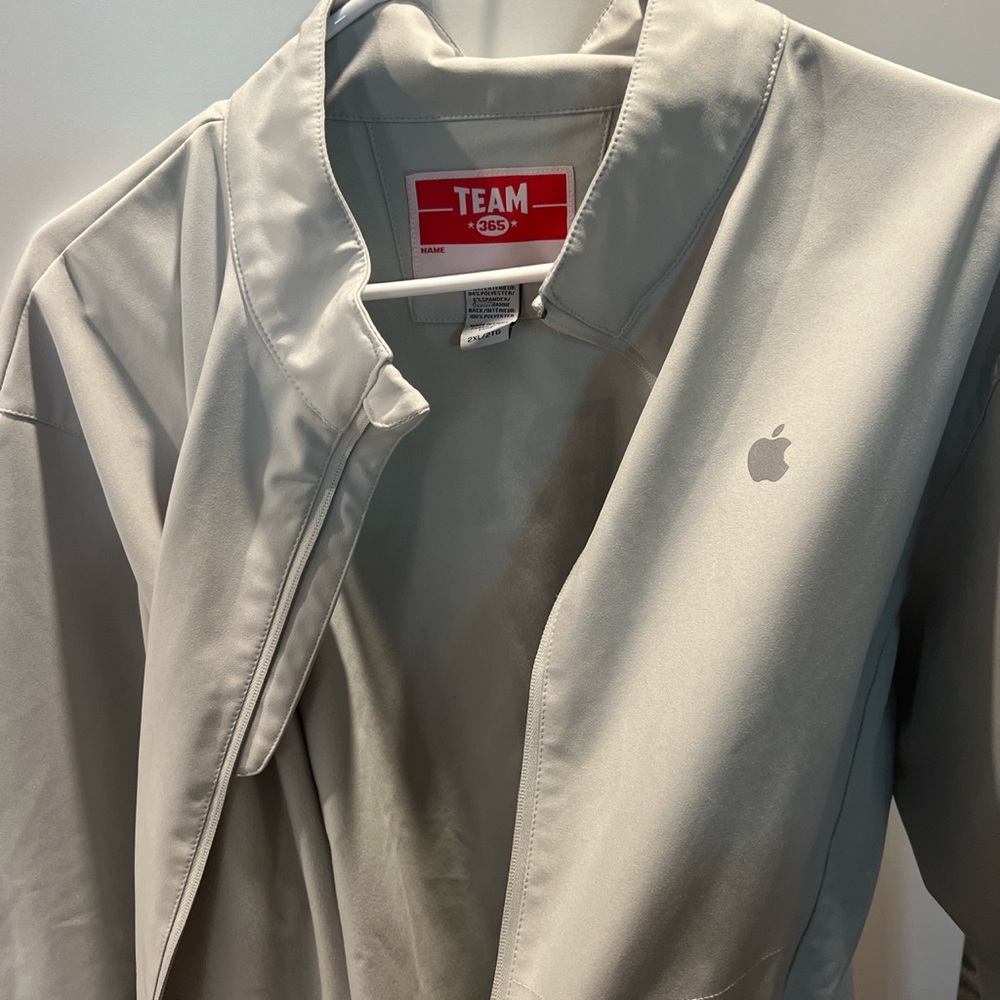 APPLE ZIP UP CREW JACKET
